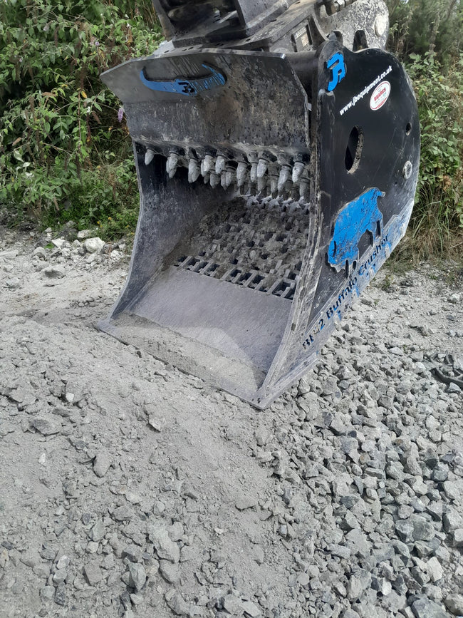 BB12 Buffalo Excavator Crushing Bucket - 12-16 Tonne